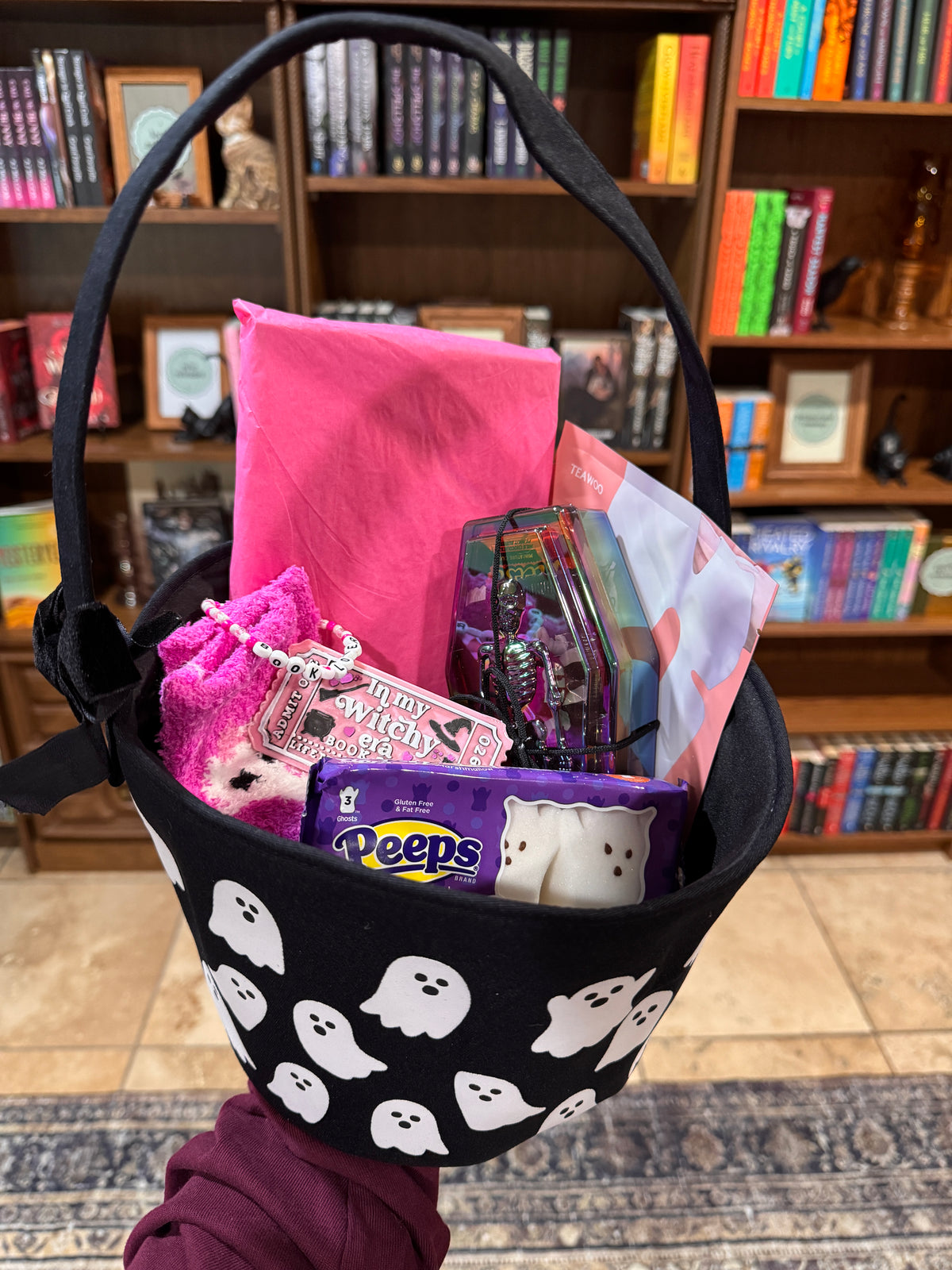 BOOk Basket
