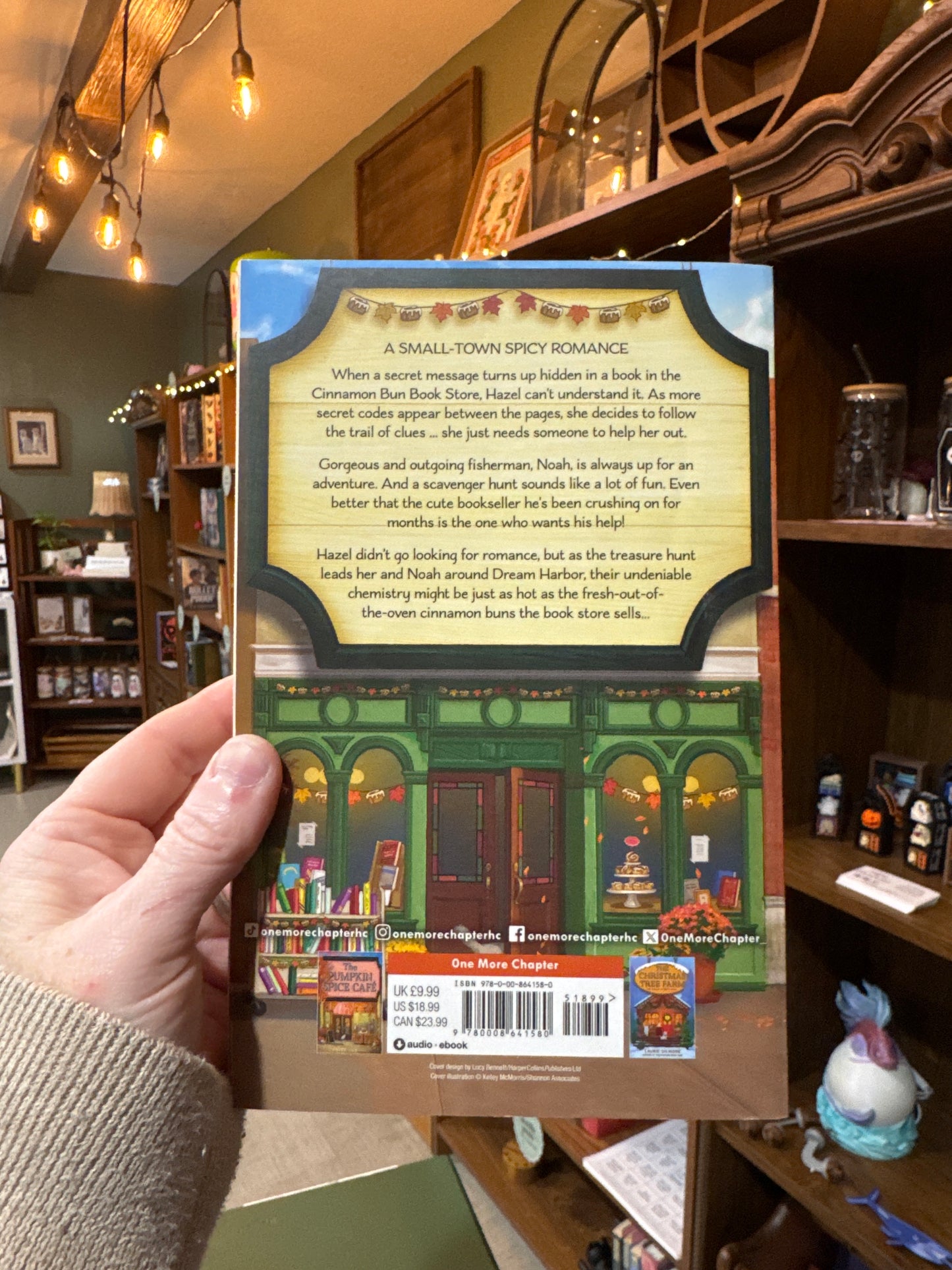 The Cinnamon Bun Book Store (Book 2)